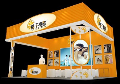 48平米展臺(tái)設(shè)計(jì)制作：三面開口/現(xiàn)代/木質(zhì)結(jié)構(gòu)/橙色，為婚博會(huì)展商而作（免費(fèi)使用）